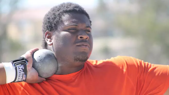 Braheme Days Breaks American Junior Shot Put Record