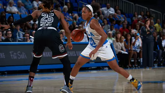 Nirra Fields (photo by Don Liebig)