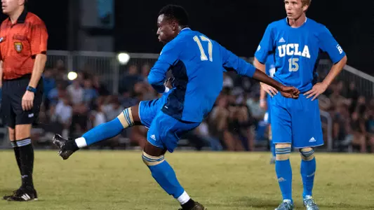 Seyi Adekoya (Photo by Juan Lainez)