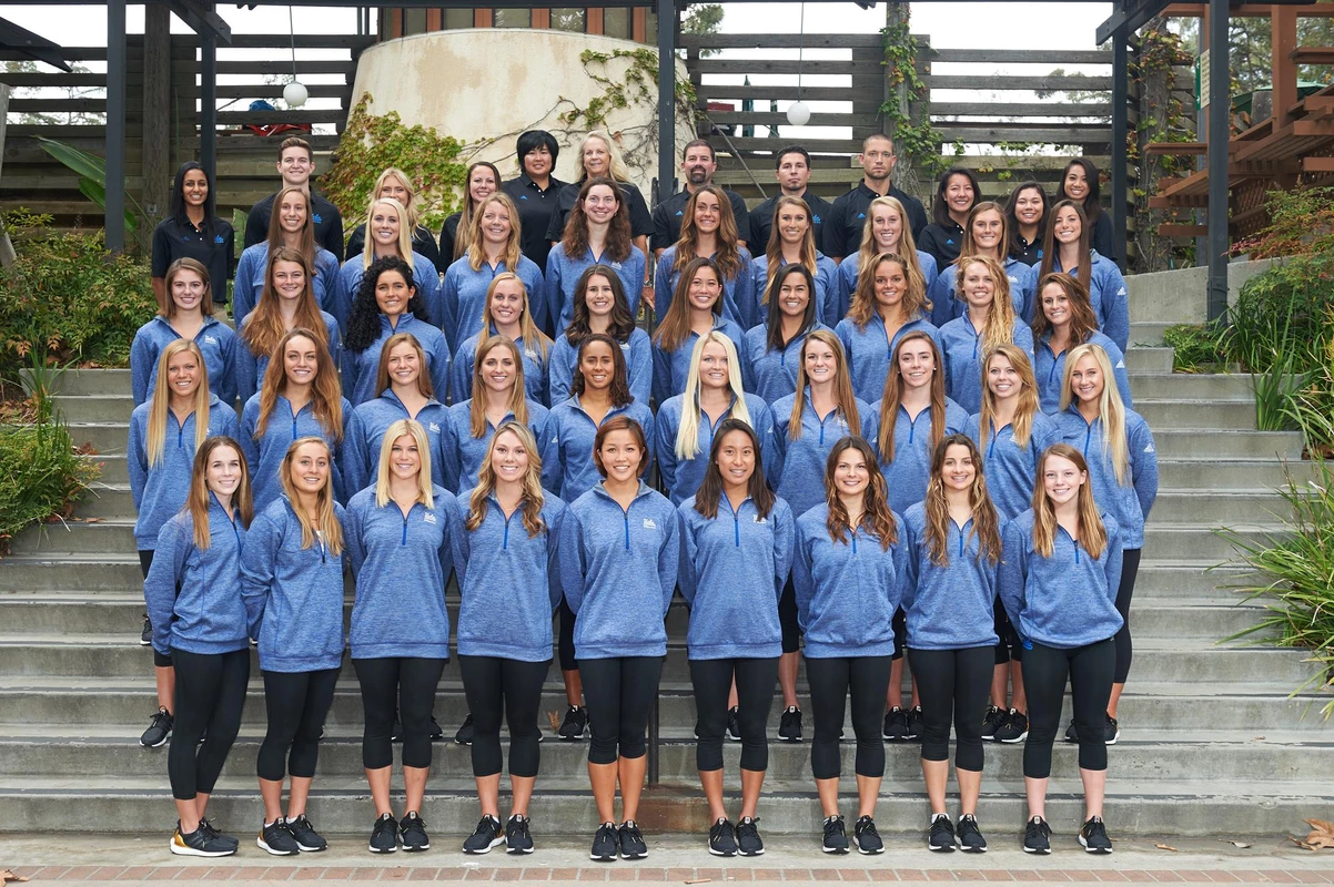 2016-17 Women's Swimming & Diving Team Photo