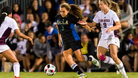 Chloe Castaneda (photo by Scott Chandler)