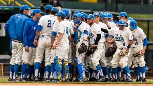 Team Huddle (Photo by Scott Chandler)