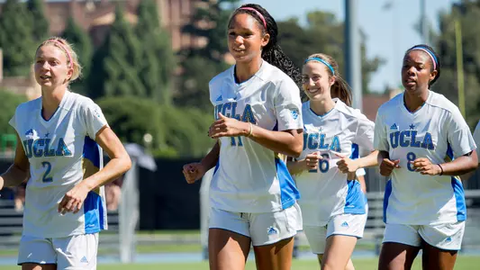 Annie Alvarado, Darian Jenkins, Zoey Goralski and Amber Munerlyn (photo by Scott Chandler)