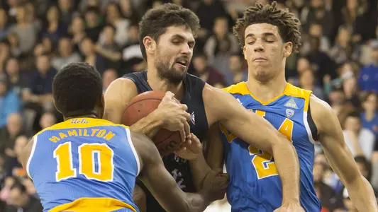 Lonzo Ball, Isaac Hamilton