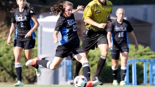 Jessie Fleming (photo by Rand Bleimeister)