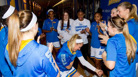 Team Huddle vs. Utah