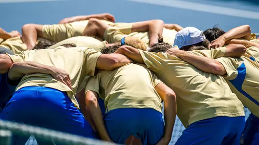 Huddle (Photo: Scott Chandler)