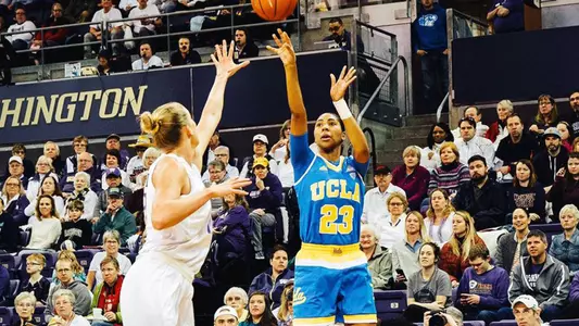 Kelli Hayes at Washington