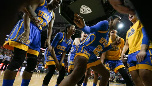 Team Huddle vs. ASU at Pac-12 Tournament