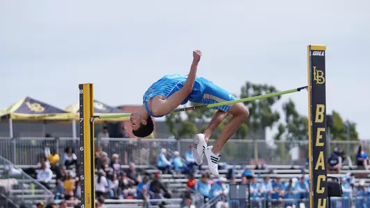 Isaiah Holmes LBSU action 2017