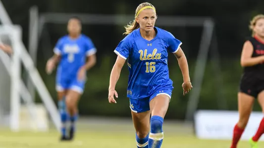 Hailie Mace (photo by Percy Anderson)