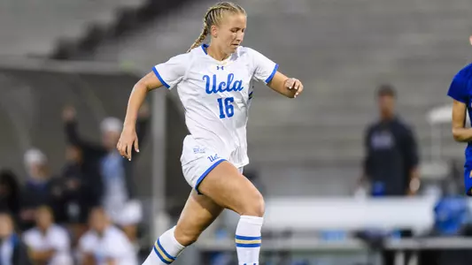Hailie Mace (photo by Percy Anderson)