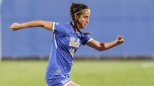 Julia Hernandez (photo by Rand Bleimeister)