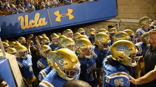 2018 UCLA FB (Photo: Jesus Ramirez)