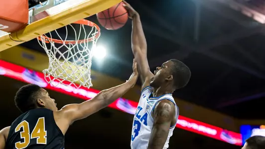 Kris Wilkes (photo by Scott Chandler)