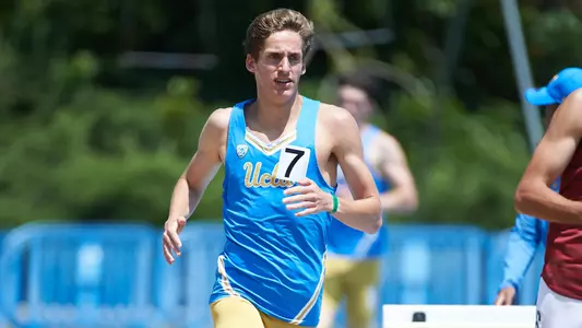 Carter Blunt (photo b Don Liebig)