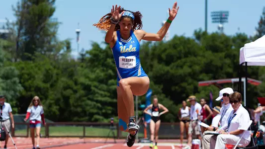 Lillianna Hebert (photo by John Lozano)