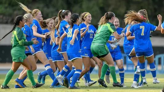 2018 UCLA Women's Soccer (photo by Percy Anderson)