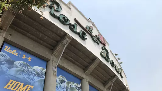 Rose Bowl Stadium (photo by Danial Johnson)