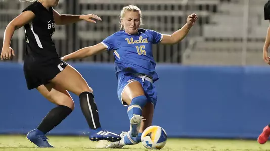 Hailie Mace (photo by Rand Bleimeister)