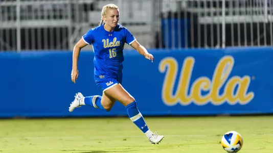 Hailie Mace (photo by Percy Anderson)