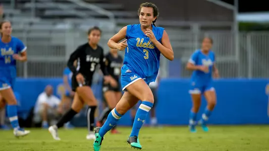Chloe Castaneda (photo by Don Liebig)