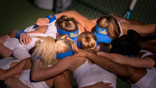 2018-19 UCLA WTEN (Photo: Scott Chandler)