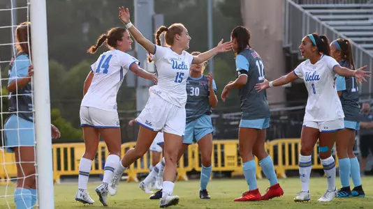 Lucy Parker (photo by Jesus Ramirez)