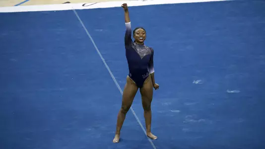 Nia Dennis (photo by Jesus Ramirez)