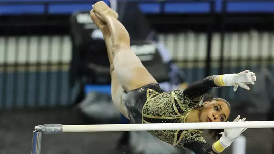 Margzetta Frazier (photo by Rand Bleimeister)