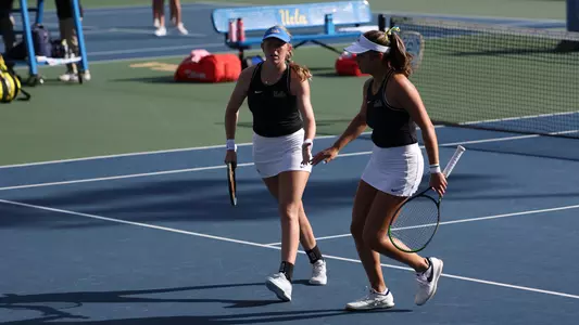 Elysia Bolton, Elise Wagle (Photo: Lillie Yazdi)