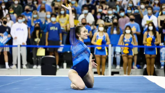 Norah Flatley (photo by Jesus Ramirez)