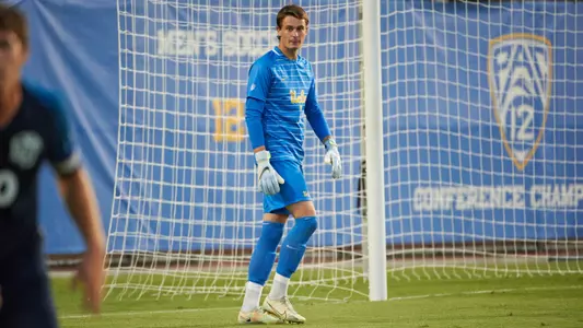 UCLA Athletics - 2022 UCLA Men's Soccer versus the Liberty University, Wallis Annenberg Stadium, UCLA, Los Angeles, CA. September 2nd, 2022Copyright Don Liebig/ASUCLA220902_MSOC_0097.NEF