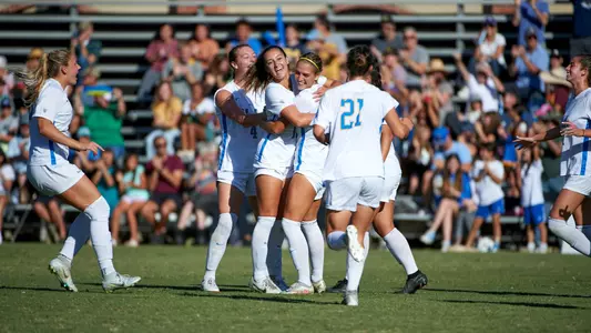 UCLA Athletics - 2022 UCLA Women's Soccer versus the University of Washington Huskies. The Wallis Annenberg Stadium, UCLA, Los Angeles, CA.October 30th, 2022Copyright Don Liebig/ASUCLA221030_WSOC_0727.NEF