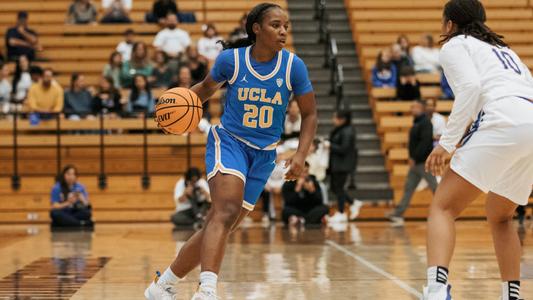 Charisma Osborne dribbles against UCSB (Dec. 3)