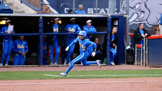 Anna Vines (photo by Steve Cheng)