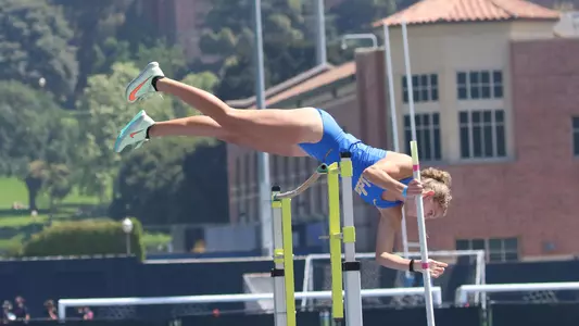 Camryn Thomson (photo by Jesus Ramirez)