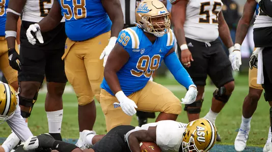 UCLA Athletics - 2022 UCLA Bruins Football versus the Alabama State University Hornets at The Rose Bowl, Pasadena, CA.September 10th, 2022Copyright Don Liebig/ASUCLA220910_FBC_1284.NEF