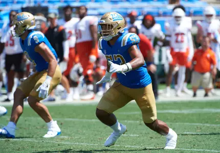 UCLA Athletics - 2022 UCLA Bruins Football versus the Bowling Green State University Falcons at The Rose Bowl, Pasadena, CA.September 3rd, 2022Copyright Don Liebig/ASUCLA220903_FBC_0928.NEF