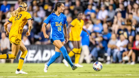 Ally Lemos (photo by Scott Chandler)