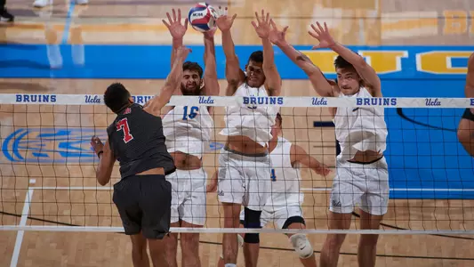 UCLA Athletics - 2022 UCLA Men's Volleyball versus the Ohio State University Buckeyes. Pauley Pavilion, UCLA, Los Angeles, CA.
January 21st, 2022
Copyright Don Liebig/ASUCLA
220121_MVOL_0062.NEF