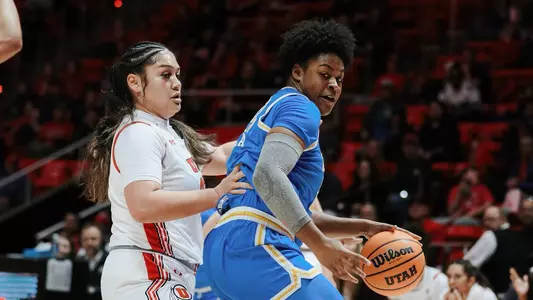 Christeen Iwuala backs down defender (Jan. 29)
