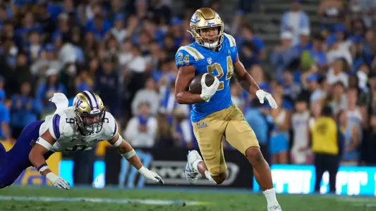 UCLA Athletics - 2022 UCLA Bruins Football versus the University of Washington Huskies at The Rose Bowl, Pasadena, CA.
September 30th, 2022
Copyright Don Liebig/ASUCLA
220930_FBC_1528.NEF