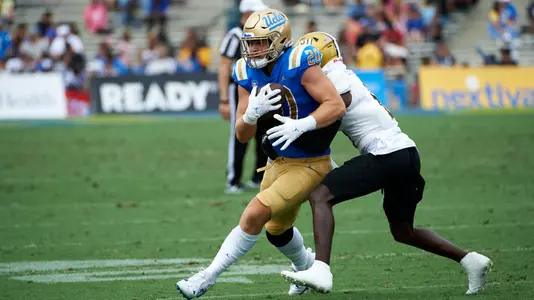 UCLA Athletics - 2022 UCLA Bruins Football versus the Alabama State University Hornets at The Rose Bowl, Pasadena, CA.
September 10th, 2022
Copyright Don Liebig/ASUCLA
220910_FBC_0806.NEF