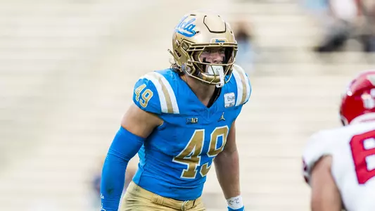 Carson Schwesinger_vs. Fresno State (Nov. 30, 2024)