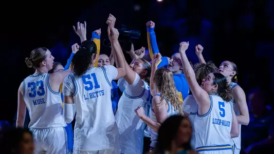 Team Huddle_Pregame_vs. Washington (Feb. 19, 2026)