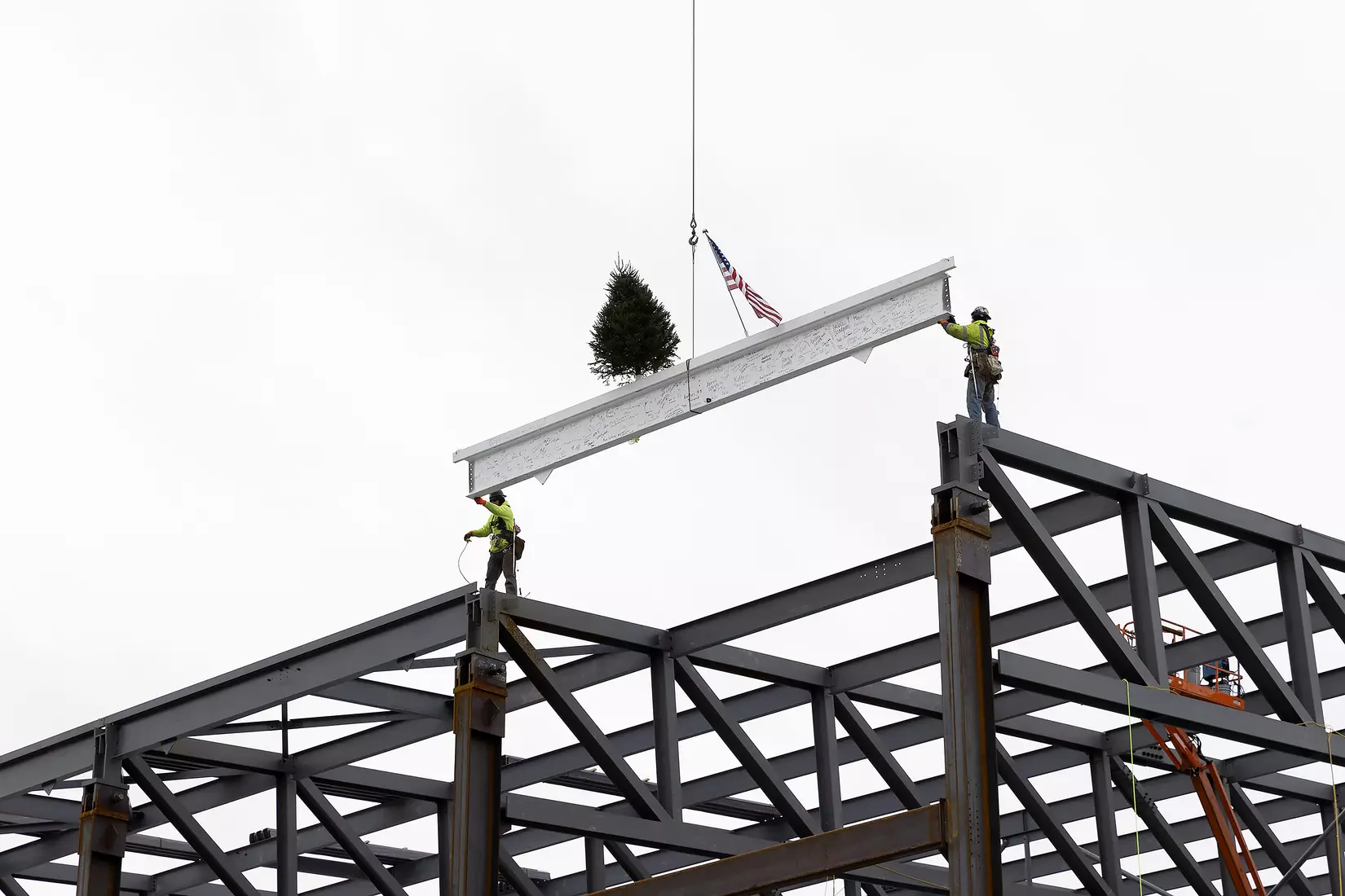 UConn Hockey Arena Topping-Off Ceremony 12/10/21