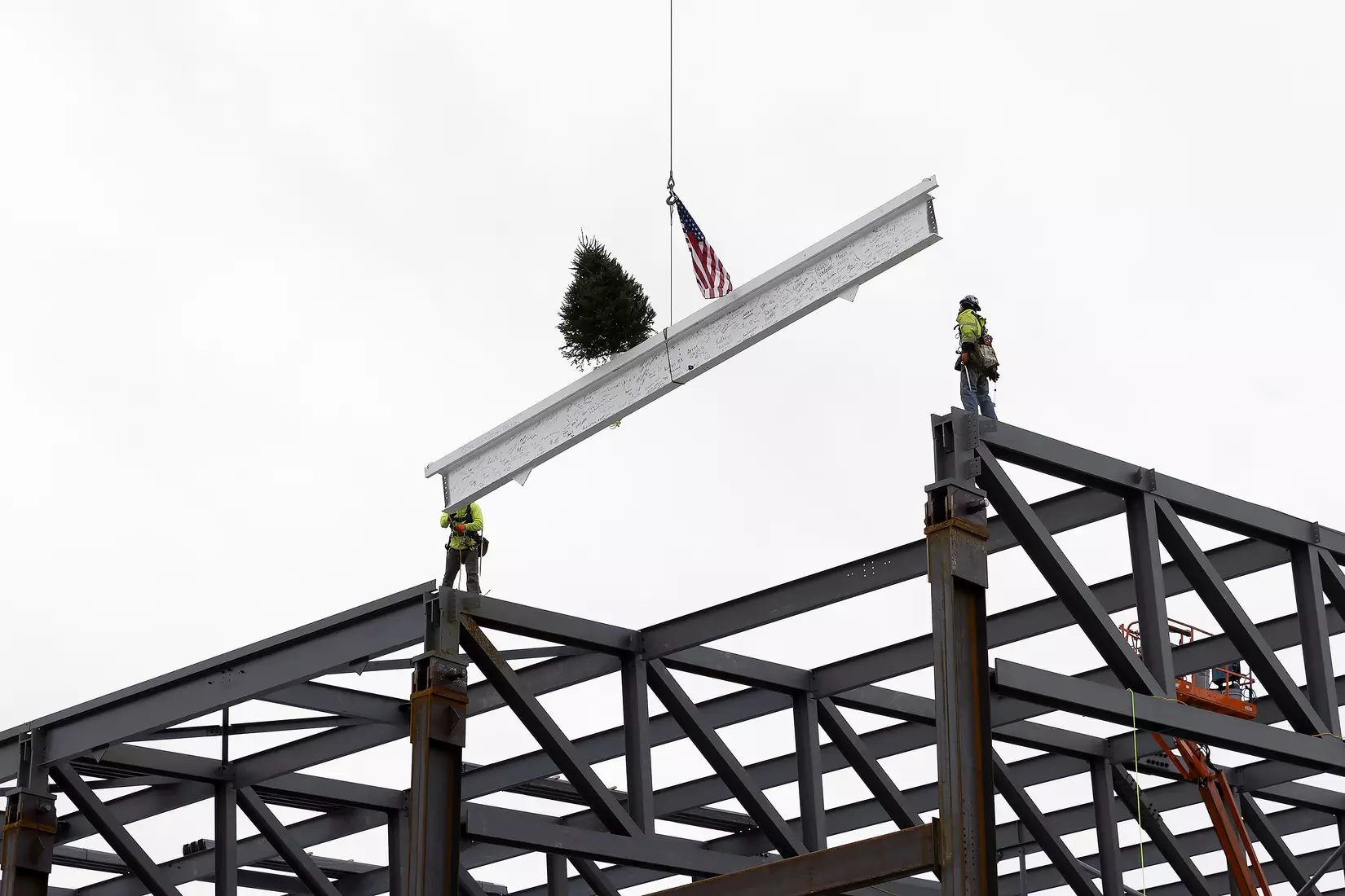UConn Hockey Arena Topping-Off Ceremony 12/10/21