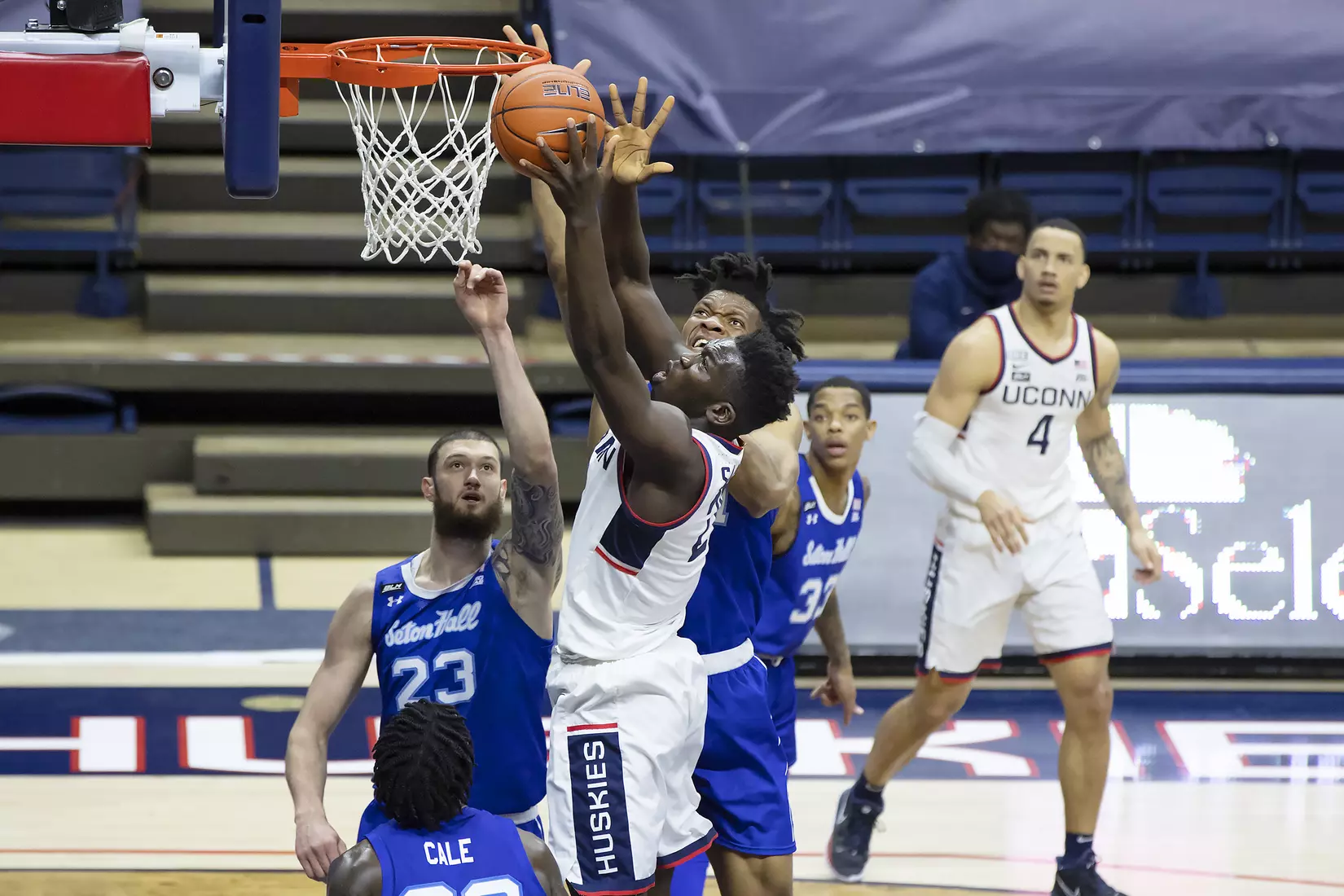 Adama Sanogo takes it up strong against Seton Hall on February 6, 2021.