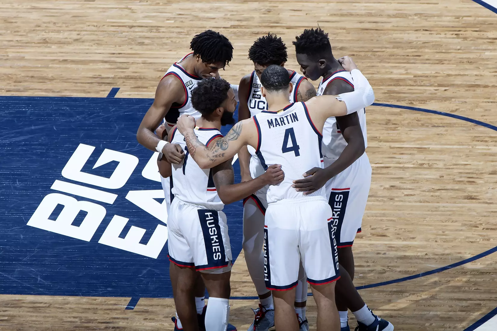 The Huskies prior to tip against Seton Hall on February 6, 2021.